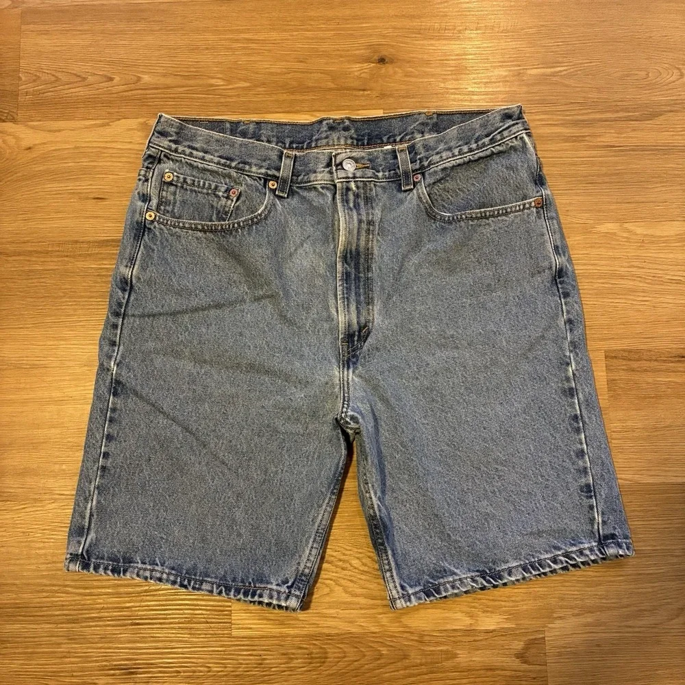 Vintage Levi's 505 Jean Shorts Men's 38 Blue Denim Light Wash Regular‎ Jorts Y2K